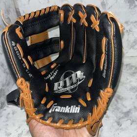 4809 Franklin Sports 025725560912 9.5 Inch Tee Baseball Glove Brown Black Right Hand Throw