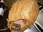 A2154 Gently Lynn Used Tite Glove Signed Fred Grip Pocket Wilson