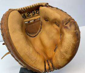 M298 Geo A Reach Vintage Catchers Mitt Rh Throw Baseball Glove. Very Good Cond