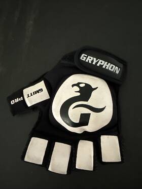 Gryphon 332297082300 G-mitt Pro Field Hockey Glove - Black Medium Left Hand Gryphon 332297082300 G-mitt Pro Field Hockey Glove - Black Medium Left Hand