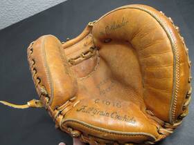 C1016 Hollander Vintage Preowned Youth Baseball Catchers Mitt Glove Very Nice C1016 Hollander Vintage Preowned Youth Baseball Catchers Mitt Glove Very Nice