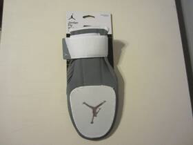 Jordan 887791428240 Air Fly Sliding Mitt White/silver/grey One Size A17 Jordan 887791428240 Air Fly Sliding Mitt White/silver/grey One Size A17