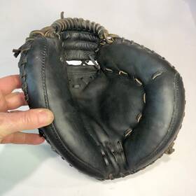 Dn063 Kelley Vintage Black Catchers Mitt Glove - Right Hand Throw Dn063 Kelley Vintage Black Catchers Mitt Glove - Right Hand Throw