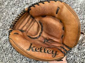 Kgs70 Kelley Catchers Mitt Pro Model Brown Glove Rht Kgs70 Kelley Catchers Mitt Pro Model Brown Glove Rht