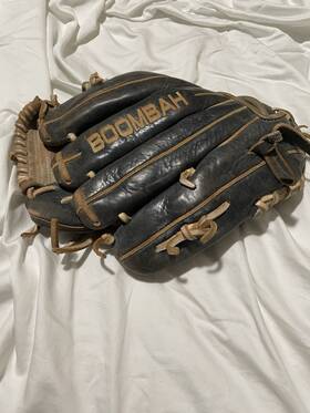Fgb3-1125 Ladies A Boombah Softball Glove Fgb3-1125 Ladies A Boombah Softball Glove