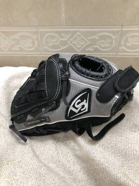 Gelb19105 Louisville Boys Broken In Game Ready 10.5 Inch Baseball Glove Left Throw