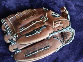 1250 Louisville Slugger 044277585099 Tpx 12.5 Inch Baseball Glove Left Handed