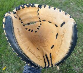 Louisville Slugger 044277952051 Tpx Omaha Flare Series Oflcm Catcher S Glove Rht Beige/ Black