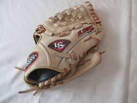 25cr5-1200 Louisville Slugger 125 Series 12 Inch Mitt Glove Rht Nice Condition 25cr5-1200 Louisville Slugger 125 Series 12 Inch Mitt Glove Rht Nice Condition