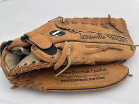 Dsp1350 Louisville Slugger Professional Pattern Leather Baseball Glove 13.5 Inch Rht Dsp1350 Louisville Slugger Professional Pattern Leather Baseball Glove 13.5 Inch Rht