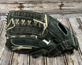 Dyn1350 Louisville Slugger 13.5 Inch Dynasty Black Leather Baseball Glove Lht