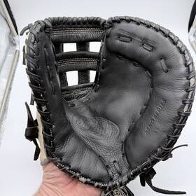 Fgxn14-bkfbmreg Louisville Slugger Xeno Series 13 Inch Reg Fastpitch Softball First Base Rht Mitt Fgxn14-bkfbmreg Louisville Slugger Xeno Series 13 Inch Reg Fastpitch Softball First Base Rht Mitt
