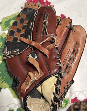 Gb1400sb Louisville Slugger Baseball Glove 14 Inch Right Hand Thrower Leather Nice