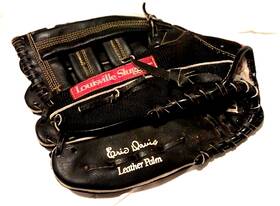 Hbg30d Louisville Slugger Eric Davis 12 Inch Rht Leather Softball Baseball Glove Hbg30d Louisville Slugger Eric Davis 12 Inch Rht Leather Softball Baseball Glove