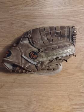 Hbg84 Louisville Slugger Top Defender 11 Inch Leather Baseball Softball Glove Rht