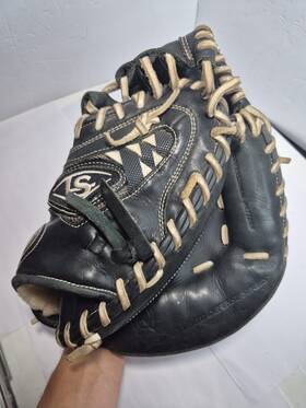 Hdwt5-ctm1 Louisville Slugger Catcher Glove - Goes On The Left Hand Rht