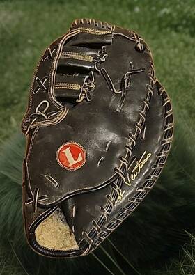 Lps101v Louisville Slugger Baseball Black Glove Mitt Rht 12.75 Inch Robin Ventura Lps101v Louisville Slugger Baseball Black Glove Mitt Rht 12.75 Inch Robin Ventura