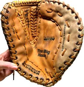 Lsf100 Louisville Slugger The Big Hook Right Hand Thrower Leather 1st Base Glove
