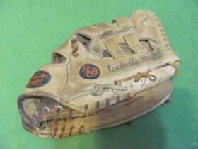 Lsg8 Louisville Slugger Super Daddy 12 Inch Mitt Righthand Throw Baseball Glove