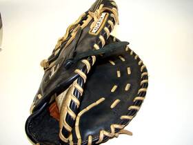 Oflfb1 Louisville Slugger Slogger 13 Inch Tpx Pro Omaha Flare Series Mitt Rht Glove Black Oflfb1 Louisville Slugger Slogger 13 Inch Tpx Pro Omaha Flare Series Mitt Rht Glove Black