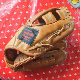 Lsg44 Louisville Slugger P4428 Lsg44/ Graig Nettles Autographed Model With Ez-trap Pocket