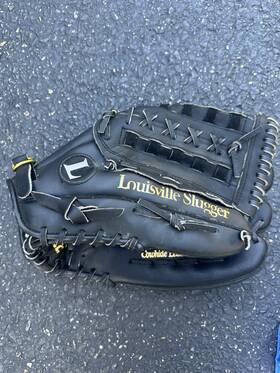 Tsa9 Louisville Slugger Baseball Softball Glove 13.5 Inch Black Leather Right Tsa9 Louisville Slugger Baseball Softball Glove 13.5 Inch Black Leather Right