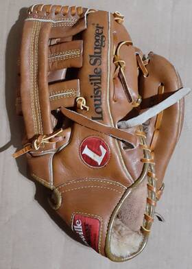 Wm300 Louisville Slugger Fielders Choice Leather Baseball Glove 12.5 Inch Rht Wm300 Louisville Slugger Fielders Choice Leather Baseball Glove 12.5 Inch Rht