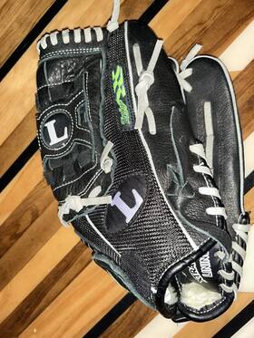 Z1251 Louisville Slugger X1251 Zephyr Tps Girls Women Glove Black Basketweave 12 Inch