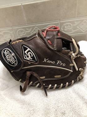Xpbn5-ctm1 Louisville Xeno-pro Women S Broken In 34 Inch Softball Catchers Mitt Right Throw