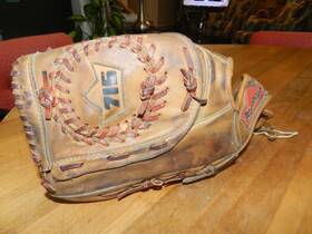 715t Macgregor Hank Aaron All Time Home Run King Baseball Glove Left Hand Throw 715t Macgregor Hank Aaron All Time Home Run King Baseball Glove Left Hand Throw