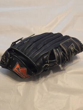 Kb7m Macgregor Frank Robinson Signature Model Black Glove/mitt Rht Excellent Kb7m Macgregor Frank Robinson Signature Model Black Glove/mitt Rht Excellent