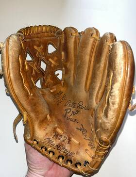 M22t Macgregor Vintage Pete Rose Pro Youth 10 Inch Baseball Glove Mitt Right-handed M22t Macgregor Vintage Pete Rose Pro Youth 10 Inch Baseball Glove Mitt Right-handed
