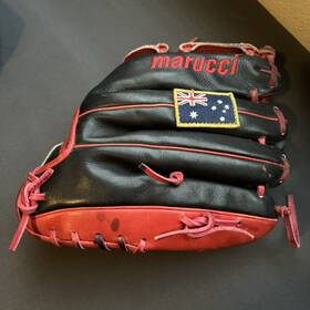 52a1 Marucci Capitol Series Custom 12.5in Left Hand Throw. Pitcher/infield Glove