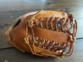Mfcmc88r1-htn-righthandthrow Marucci Capitol Horween Baseball Glove 12.75 Mfcmc88r1-htn-rht 1/1 Limited 330