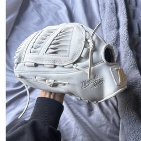 Marucci Mgm46k6fp Magnolia Series 12.25 Inch White Leather Softball Glove