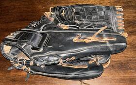 1300 Mizuno 041969738344 Mvp Series Gmvp 13 Inch Glove Black Leather Rht