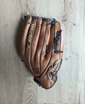 1257 Mizuno 041969861929 Gfn Finch 2 Pocket Left Hand Throw Fastpitch Softball Glove 12.5 Inch