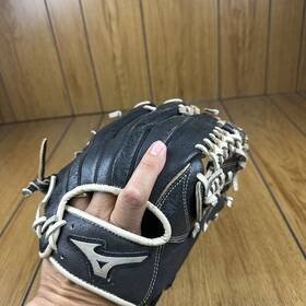 Glove-11.25 Mizuno 1125b1 Premier Gpm Rht Baseball Inch -black With Gray Lace-leather