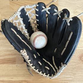 Gmvp1275pe Mizuno 1275pe 12.75 Inch Baseball Glove Black Rht Professional Model Gmvp1275pe Mizuno 1275pe 12.75 Inch Baseball Glove Black Rht Professional Model