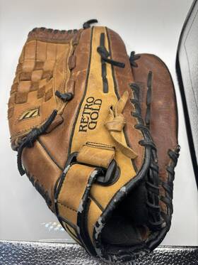 1403d Mizuno Baseball Glove - 14 Inch Mfr Retro Gold