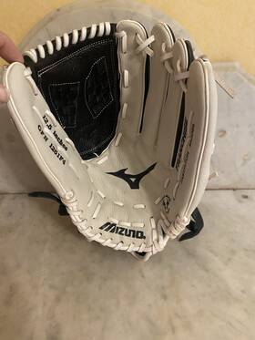 151f4 Mizuno 889961409561 Gfn Fastpitch Franchise Model 12.5 Inch Leather Right Hand Throw 151f4 Mizuno 889961409561 Gfn Fastpitch Franchise Model 12.5 Inch Leather Right Hand Throw