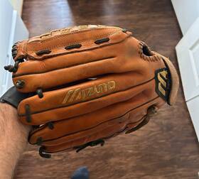 Gfe1250 Mizuno 12.5 Inches Softball Glove Rht Right Hand Throw