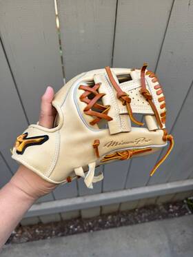 Gmp-4000s-righthandthrow Mizuno Used Gmp-4000s Pro Premium Infielder Baseball Glove 11.5 Inch Shallow Pock Gmp-4000s-righthandthrow Mizuno Used Gmp-4000s Pro Premium Infielder Baseball Glove 11.5 Inch Shallow Pock