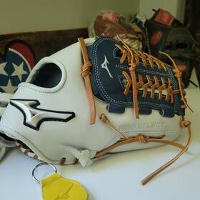 Mizuno Gpsf-70nyd New 12.5 Pro Select Handcrafted Fastpitch Softball Glove - Rht