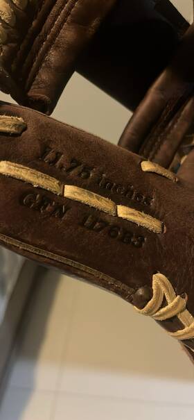 Gwn-1175b Mizuno 11.75 Inch Brown White Leather Baseball Glove 5 Finger Gwn 1175b Gwn-1175b Mizuno 11.75 Inch Brown White Leather Baseball Glove 5 Finger Gwn 1175b