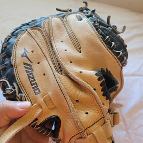 Gxc105brk Mizuno Prospect 31 Inch Tan Black Leather Catchers Mitt Baseball Glove Gxc105brk Mizuno Prospect 31 Inch Tan Black Leather Catchers Mitt Baseball Glove