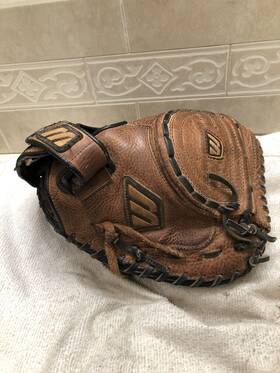 Gxs-71 Mizuno World Win Fully Broken In 34 Inch Softball Catchers Mitt Right Throw Gxs-71 Mizuno World Win Fully Broken In 34 Inch Softball Catchers Mitt Right Throw