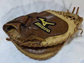Gxs-92 Mizuno Glove Gxs 33 Womens Softball Catchers Mitt Right Hand Throw Broken In Gxs-92 Mizuno Glove Gxs 33 Womens Softball Catchers Mitt Right Hand Throw Broken In