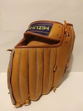 Mt-1040 Mizuno Crest Leather E-z Pockett Stiched For Rugged Play Tan Glove