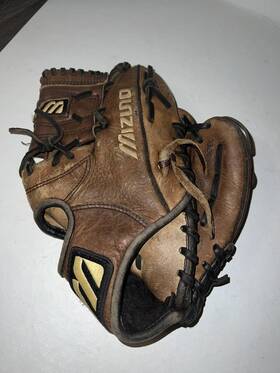 Mvt-1100 Mizuno Boys Fully Broken In All Leather 11 Inch Baseball Glove Right Throw Mvt-1100 Mizuno Boys Fully Broken In All Leather 11 Inch Baseball Glove Right Throw